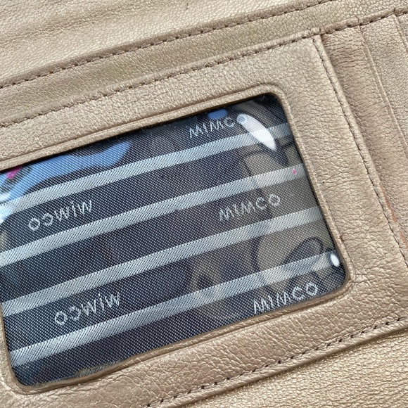 Mimco black rose gold turn lock leather wallet - Picture 4 of 11